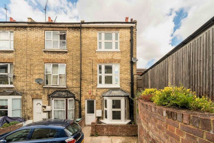 3 Bedroom Semi-Detached House To Rent In Princes Road, London, W13