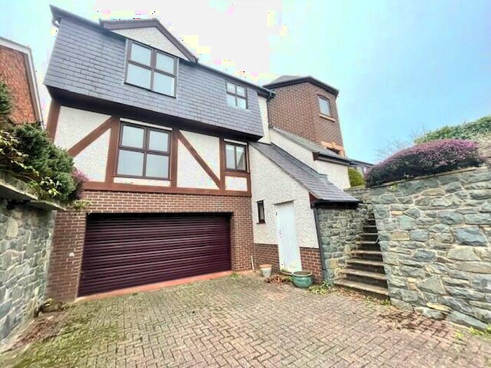 4 Bedroom Detached House To Rent In Bryn Hyfryd Park, LL32