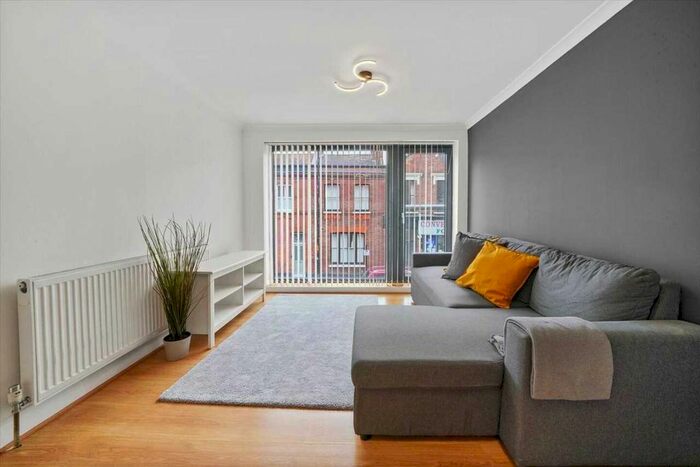 2 Bedroom Flat To Rent In Browning Street, London, SE17