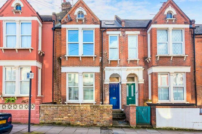 2 Bedroom Flat To Rent In Killyon Road, London SW8