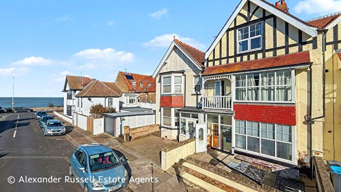 2 Bedroom Flat For Sale In Westcliff Road, Margate, CT9
