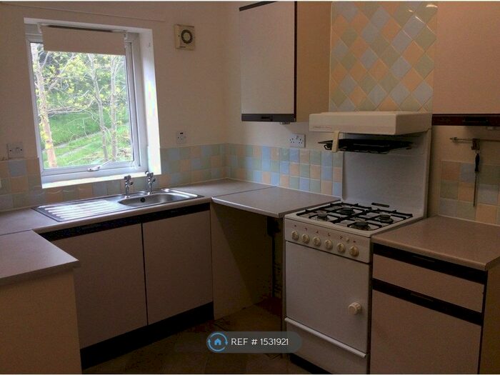 1 Bedroom Flat To Rent In Crosland Moor, Huddersfield, HD4