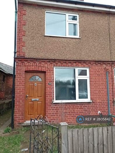 2 Bedroom End Of Terrace House To Rent In Station Road, Dunstable, LU5