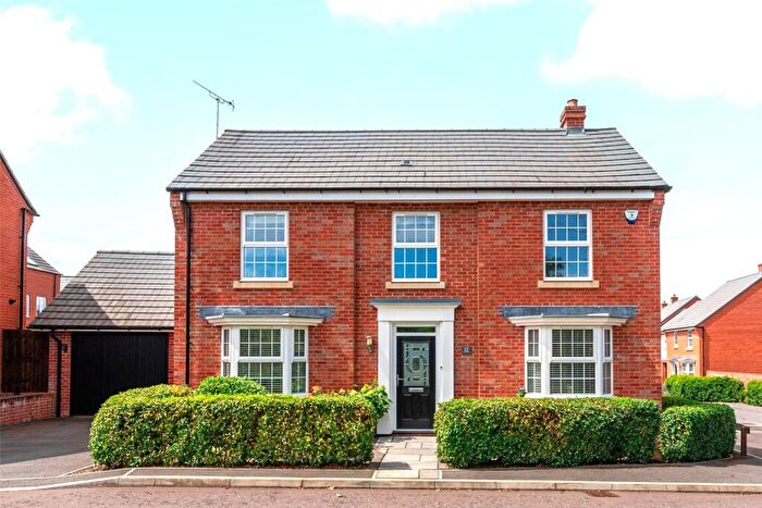 4 Bedroom Detached House For Sale In Penda Road, Buckingham, Buckinghamshire, MK18