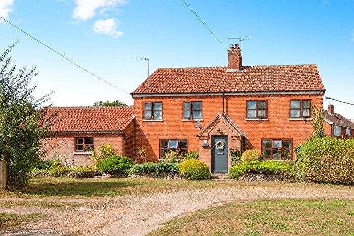 4 Bedroom Detached House For Sale In Upgate, Swannington, Norwich, NR9