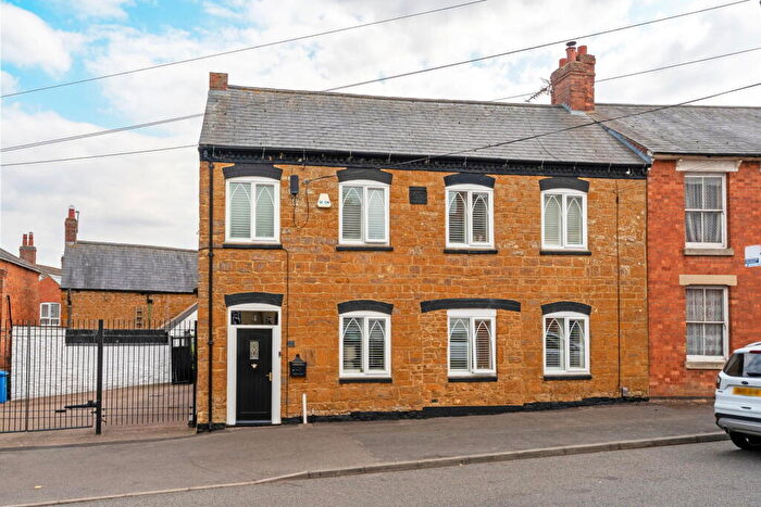 2 Bedroom Stone House For Sale In Fox Street, Rothwell, Kettering, Northamptonshire, NN14