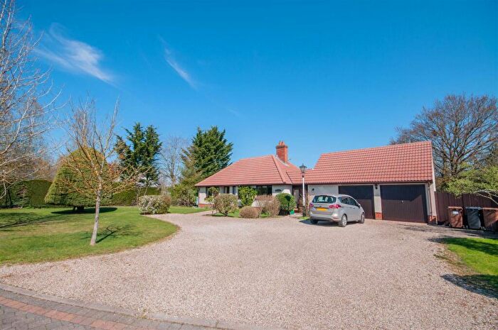 2 Bedroom Detached Bungalow For Sale In Domsey Lane, Little Waltham, CM3
