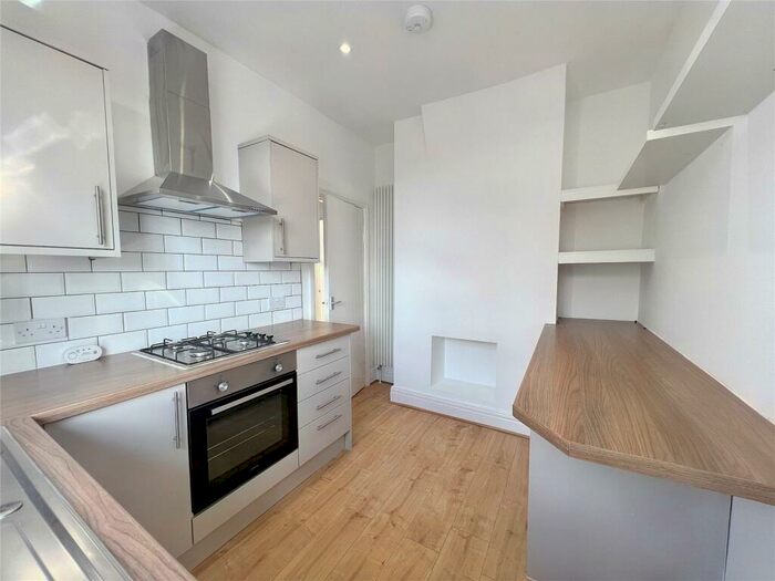 2 Bedroom Flat To Rent In Southend Road, Sheriff Hill, Gateshead, NE9