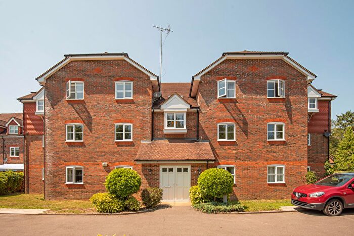 2 Bedroom Flat To Rent In Royal Huts Avenue, Hindhead, Surrey, GU26