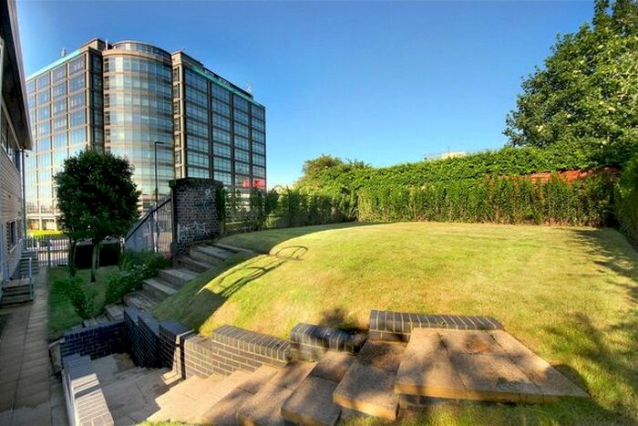 2 Bedroom Flat To Rent In Manhattan Business Park, West Gate, London, W5
