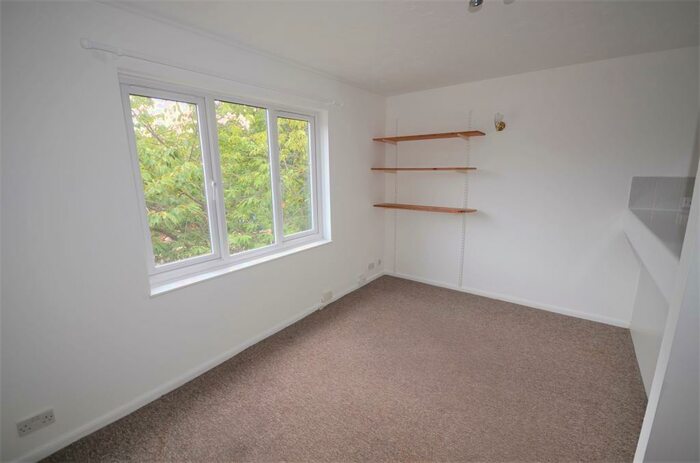 1 Bedroom Apartment To Rent In Littlebrook Avenue, Burnham, SL2