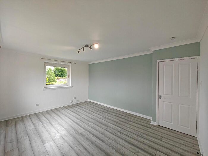 2 Bedroom Flat To Rent In Belsyde Avenue, Drumchapel, Glasgow, G15