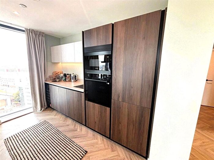 2 Bedroom Apartment To Rent In One Eastside, Jennens Road, Birmingham, West Midlands, B4