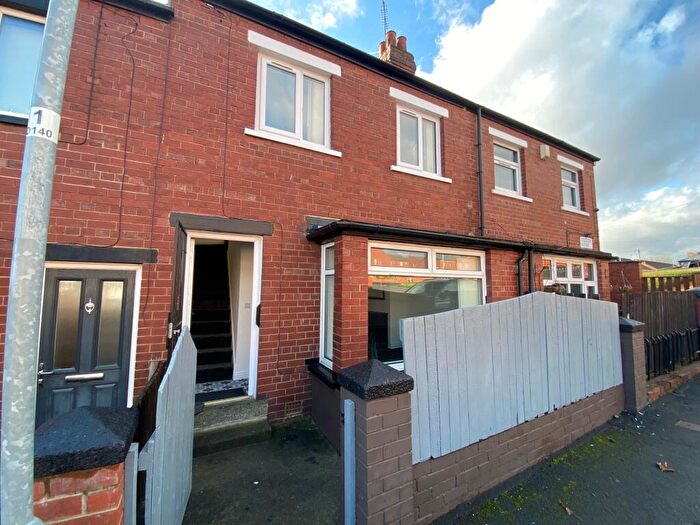 3 Bedroom House To Rent In Dodgson Avenue, Leeds, LS7