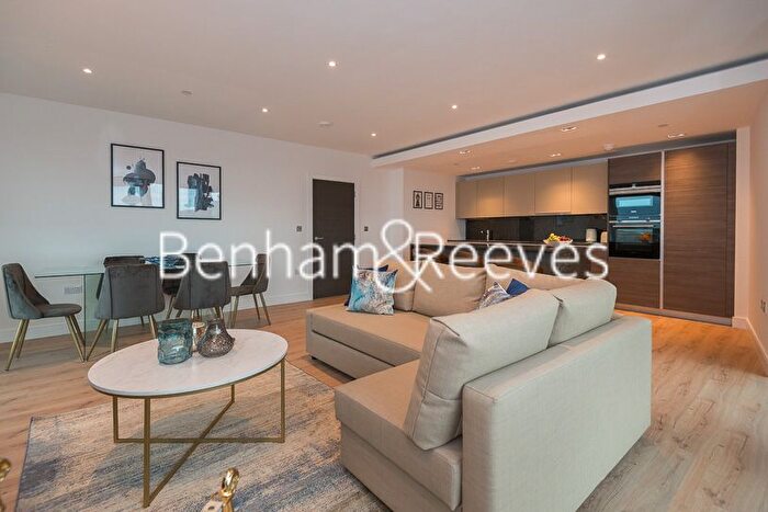 2 Bedroom Flat To Rent In Sovereign Court, Hammersmith, W6