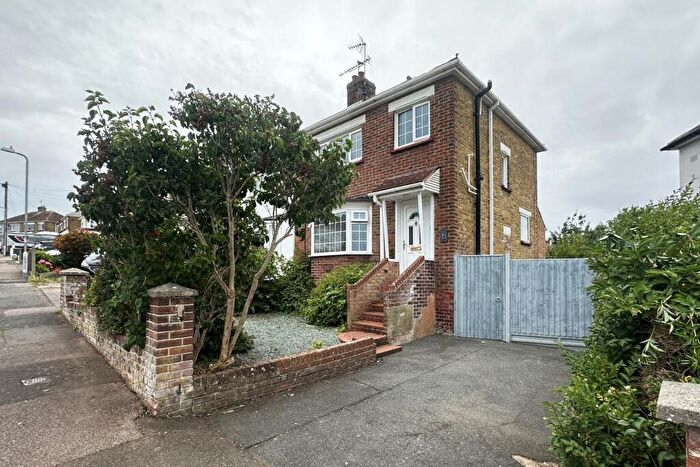 3 Bedroom Semi Detached House For Sale In Forelands Square, Deal, CT14