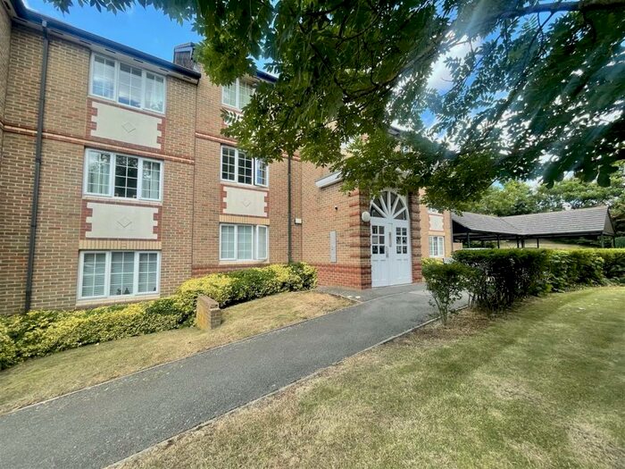 1 Bedroom Flat To Rent In Mylne House, Winchmore Hill, Enfield, N21