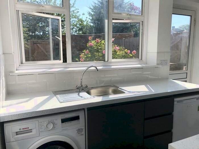 2 Bedroom Maisonette To Rent In Doddinghurst Road, CM15