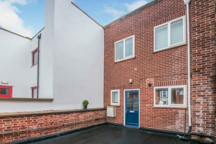 2 Bedroom Maisonette To Rent In City Centre-Zero Deposit Available, EX4