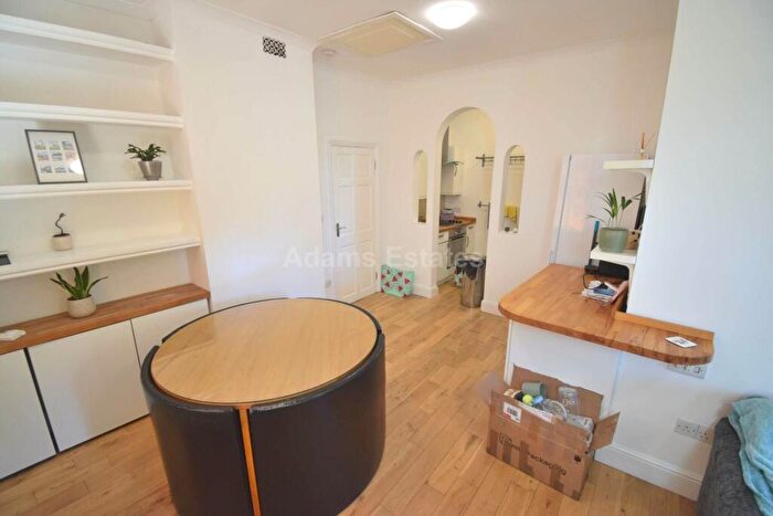 1 Bedroom Flat To Rent In Wokingham Road, Reading, RG6