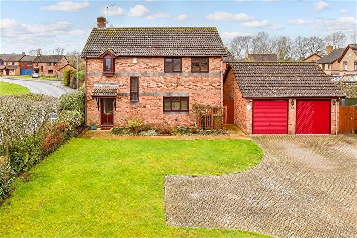 4 Bedroom Detached House For Sale In Chaffinch Way, Paddock Wood, Tonbridge, Kent, TN12
