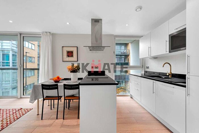 3 Bedroom Flat To Rent In Denison House, Lanterns Way, E14