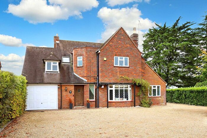 4 Bedroom Detached House For Sale In Wilton Road, Beaconsfield, Buckinghamshire, HP9