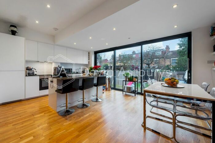 4 Bedroom Terraced House To Rent In Tewkesbury Terrace, Bounds Green, London N11