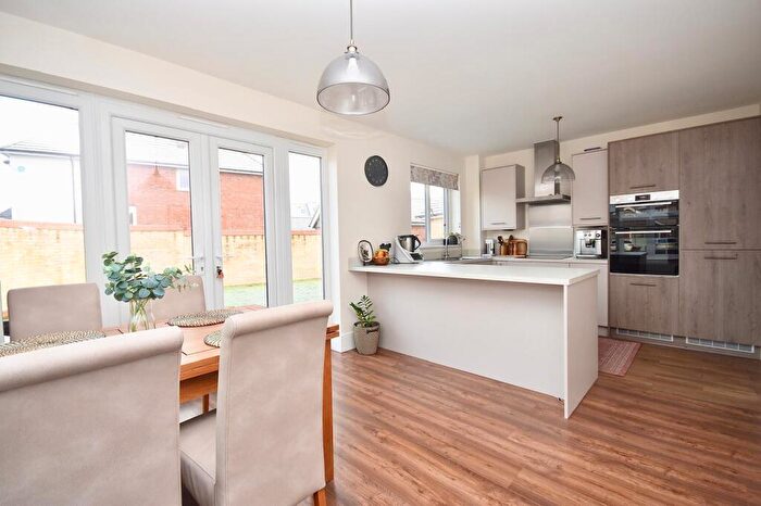 3 Bedroom Detached House For Sale In Kemsley Drive, Leighton Buzzard, LU7