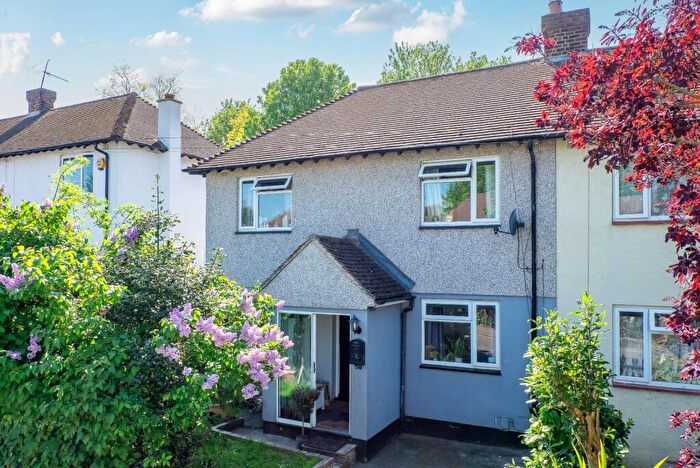 3 Bedroom Semi-Detached House For Sale In Dale Road, Crayford, DA1