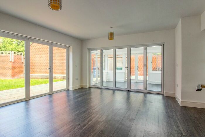 5 Bedroom Town House To Rent In Henry Darlot Drive, Mill Hill, London, NW7