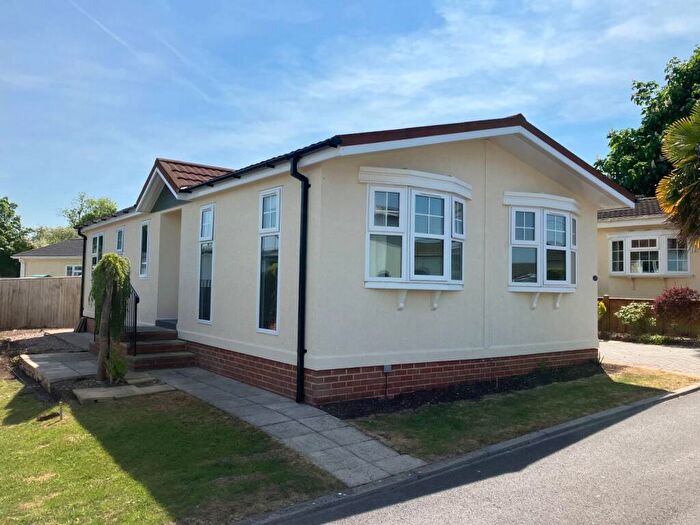 2 Bedroom Park Home For Sale In Ripple, Tewkesbury, GL20