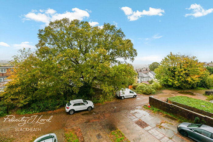 3 Bedroom Town House For Sale In Occupation Lane, London, SE18