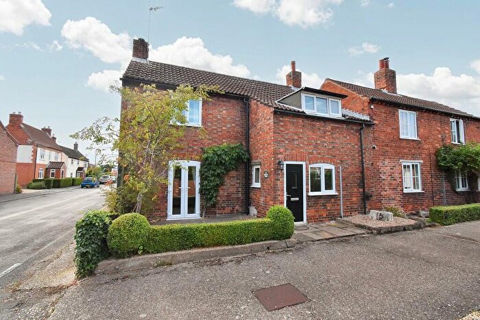 2 Bedroom Cottage For Sale In Water Lane, Bassingham, LN5
