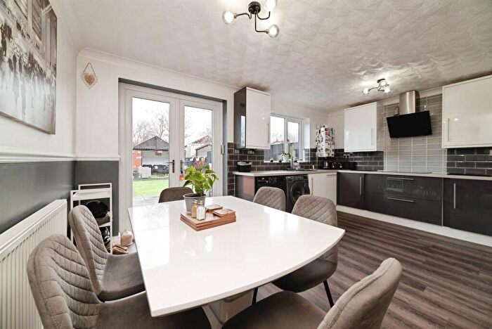 2 Bedroom Terraced House For Sale In Claremount Avenue, Hull, HU6