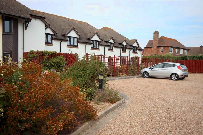 2 Bedroom Flat To Rent In Cooden Drive, Bexhill-On-Sea, TN39
