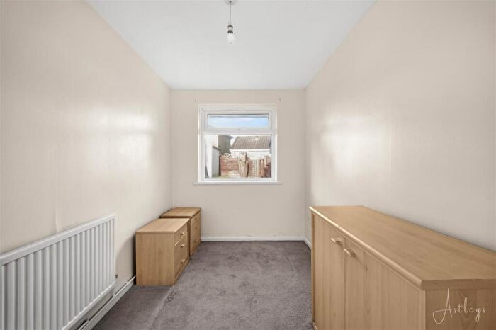 2 Bedroom Terraced Bungalow For Sale In Ridgewood Gardens, Neath, SA11