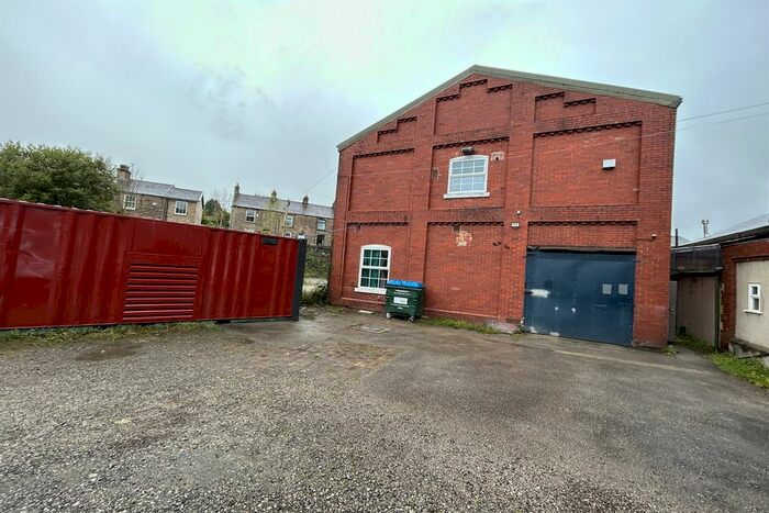 Garage / Parking To Rent In New Road, Whaley Bridge, High Peak, SK23