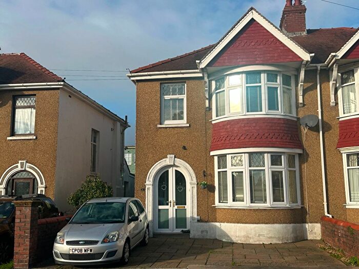 3 Bedroom Semi Detached House For Sale In Denham Avenue, Llanelli, SA15