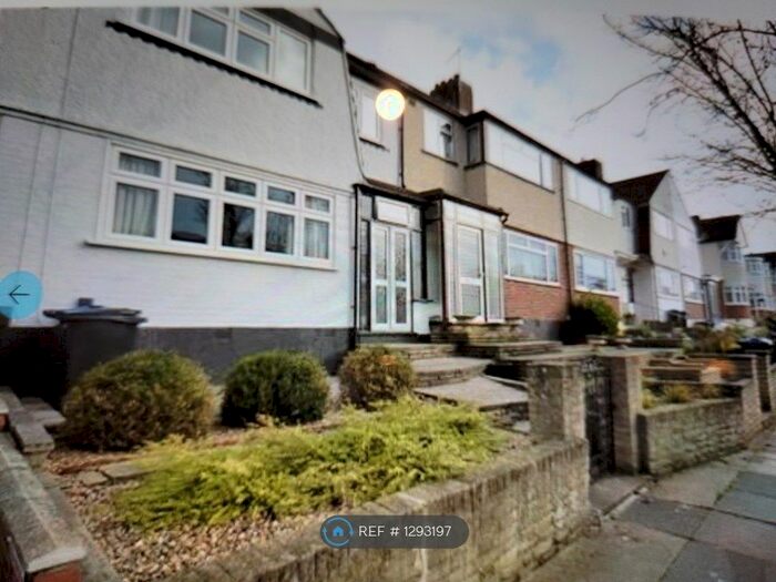 3 Bedroom Terraced House To Rent In Rougemont Avenue, Morden SM4