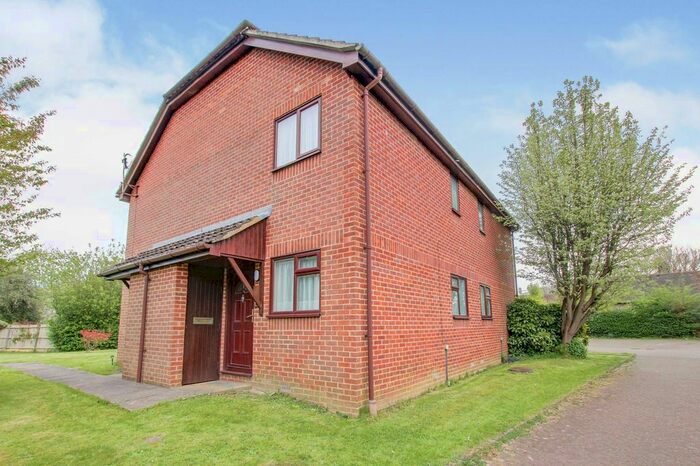 1 Bedroom End Of Terrace House To Rent In Black Swan Close, Pease Pottage, RH11