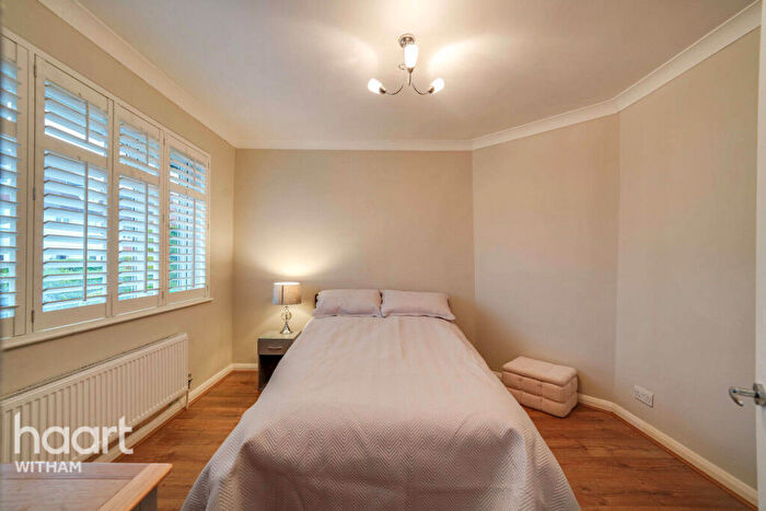 3 Bedroom Semi-Detached Bungalow For Sale In Maltings Lane, Witham, CM8