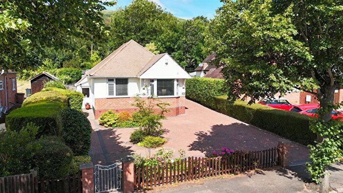 2 Bedroom Detached Bungalow For Sale In St. Andrews Road, Malvern, WR14