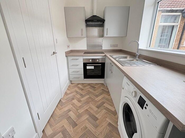 2 Bedroom Flat To Rent In New Road, Portsmouth, PO2