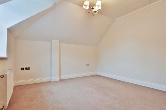 2 Bedroom Apartment To Rent In Alumhurst Road, Westbourne, BH4