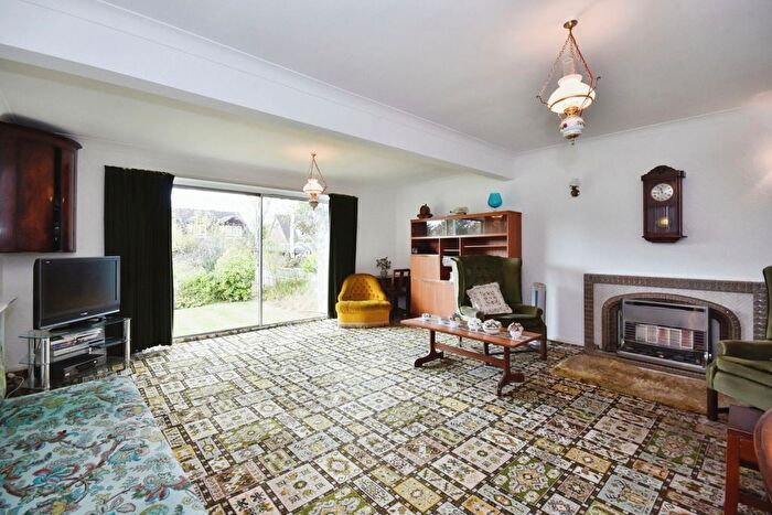 2 Bedroom Bungalow For Sale In Bridgefield Close, High Lane, Stockport, Greater Manchester, SK6