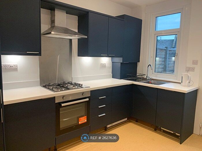 4 Bedroom End Of Terrace House To Rent In Tivoli Road, London, SE27