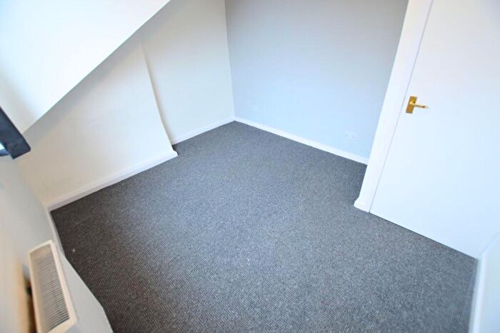 2 Bedroom House To Rent In Church Street, Leeds, LS27