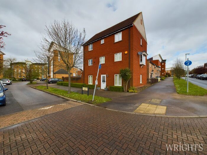 4 Bedroom End Of Terrace House To Rent In St. Josephs Green, Welwyn Garden City, AL7