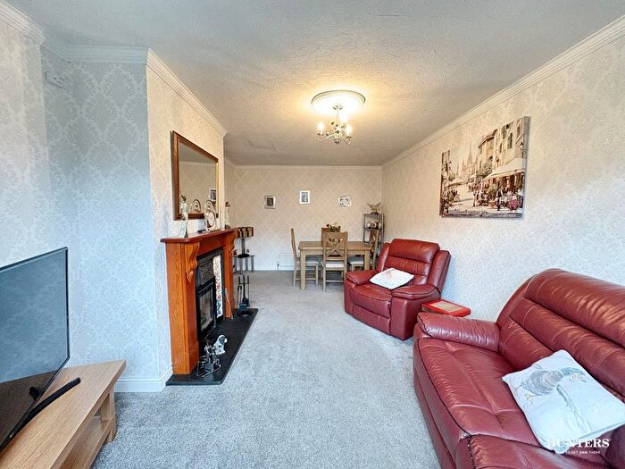 2 Bedroom Semi-Detached Bungalow For Sale In Frank Lane, Thornhill, Dewsbury, WF12